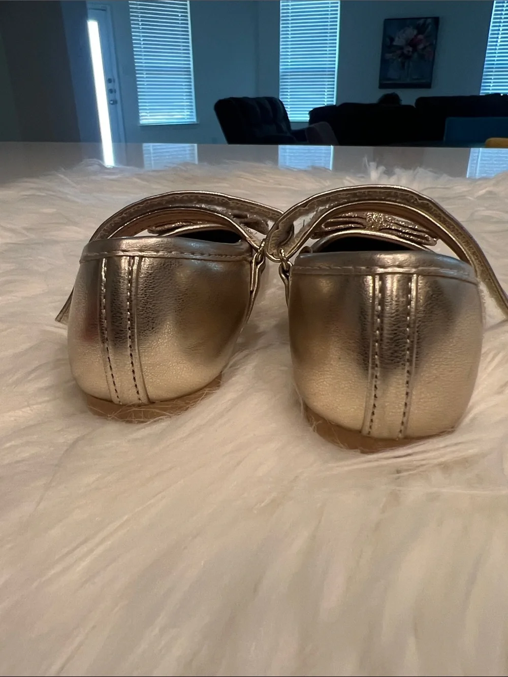 NWOT Girls Metallic Gold Mary Jane Shoes with Glitter Bow size 7M